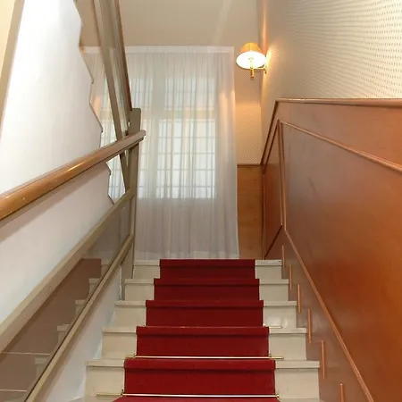 Hotell Shasa 3*